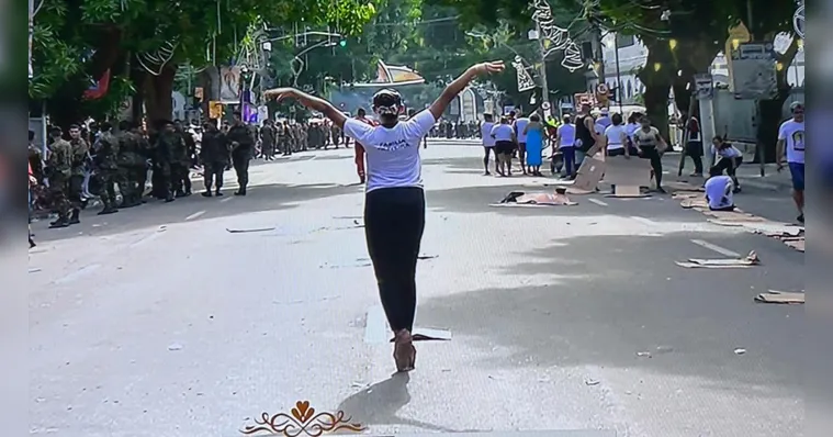 Imagem ilustrativa da notícia Bailarina faz o percurso do Círio de Nazaré dançando