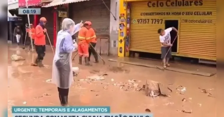 Imagem ilustrativa da notícia Vídeo: comerciante joga lama em repórter da Record