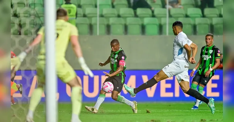 Imagem ilustrativa da notícia Grêmio vence América-MG em jogo com três viradas
