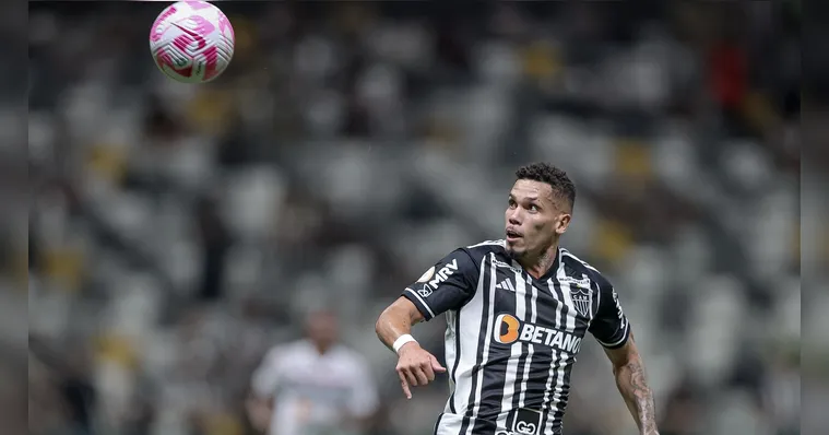 Imagem ilustrativa da notícia Paulinho brilha, Atlético-MG vence Fluminense e cola no G-4