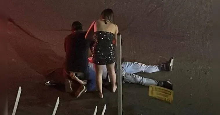 Imagem ilustrativa da notícia Vídeo: homem é baleado na saída da boate "Vitrine"