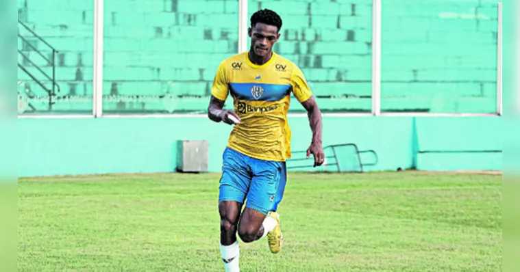 Imagem ilustrativa da notícia Lateral Anilson é liberado após sete jogos pelo Paysandu