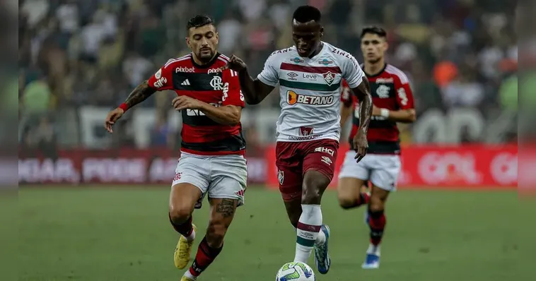 Imagem ilustrativa da notícia Flamengo e Fluminense empatam em jogo com golaço e confusão