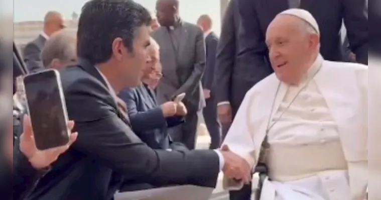Imagem ilustrativa da notícia Helder reúne com Papa Francisco e o convida para vir a Belém