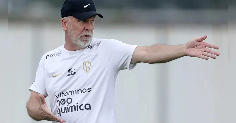 Imagem ilustrativa da notícia Mano foca no Brasileirão e adia renovações no Corinthians