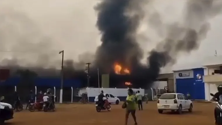 Imagem ilustrativa da notícia Incêndio atinge supermercado recém inaugurado em Itaituba