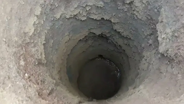 Imagem ilustrativa da notícia Moradores de Manaus cavam poços para conseguir água 