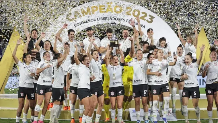 Imagem ilustrativa da notícia É TETRA! Corinthians bate Palmeiras na Libertadores feminina