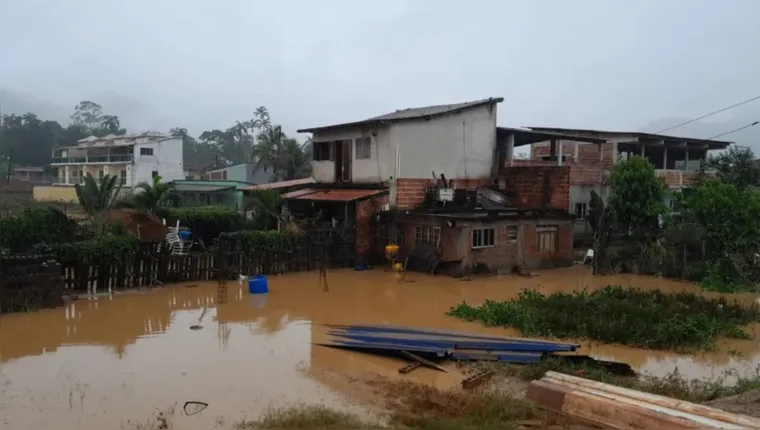 Imagem ilustrativa da notícia Chuvas deixam 2 mortos e 300 desabrigados no Rio de Janeiro