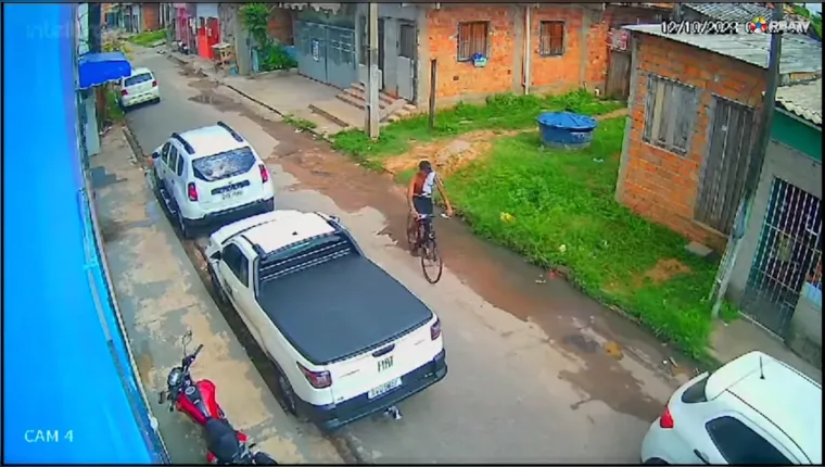 Imagem ilustrativa da notícia Vídeo: Ladrão rouba bicicleta na "cara de pau" em Belém