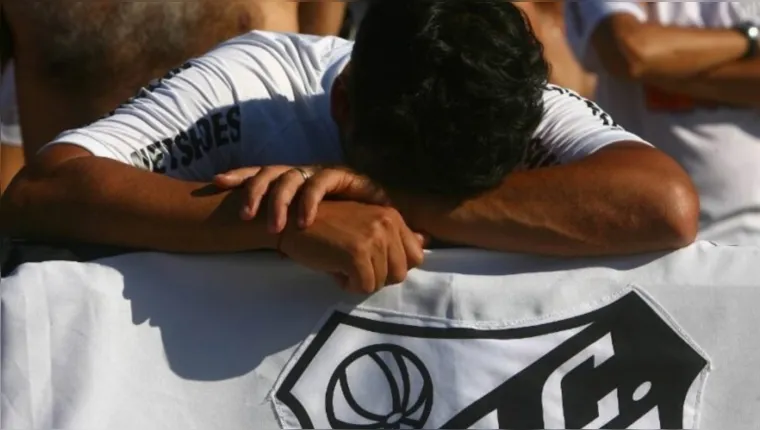 Imagem ilustrativa da notícia Santos não está sozinho: veja outros clubes que já caíram