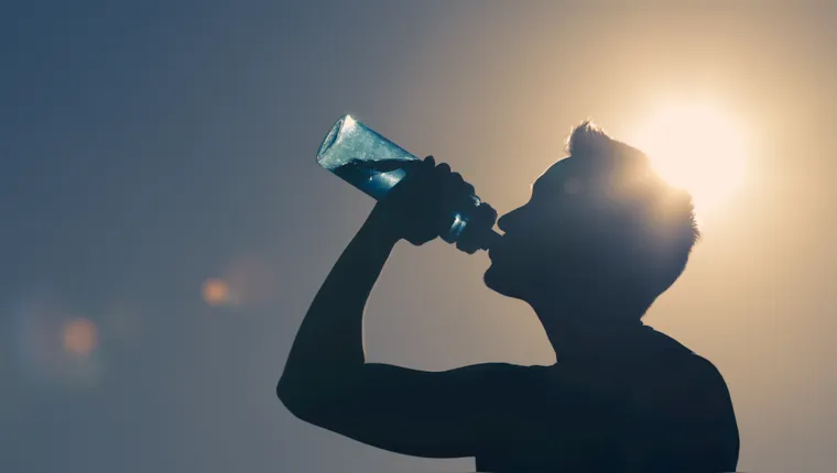 Imagem ilustrativa da notícia Quais os benefícios da água no organismo em meio ao calor?