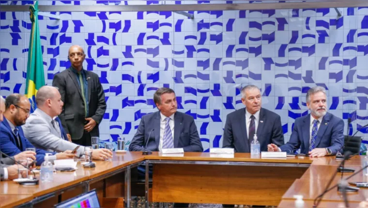 Imagem ilustrativa da notícia Bolsonaro foi "de penetra" à reunião com embaixada de Israel