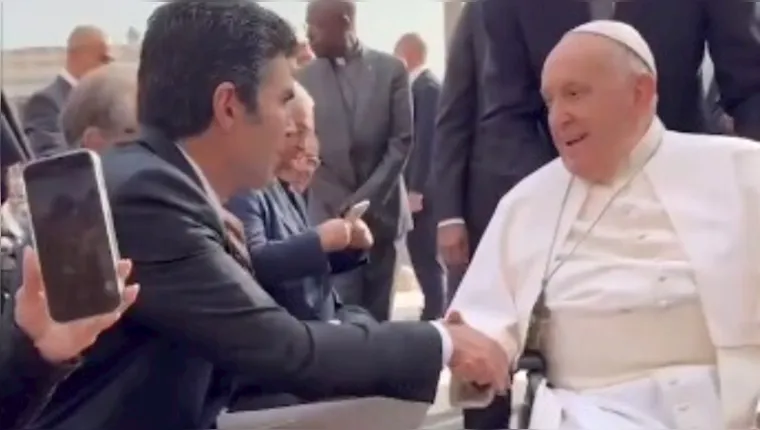 Imagem ilustrativa da notícia Helder reúne com Papa Francisco e o convida para vir a Belém