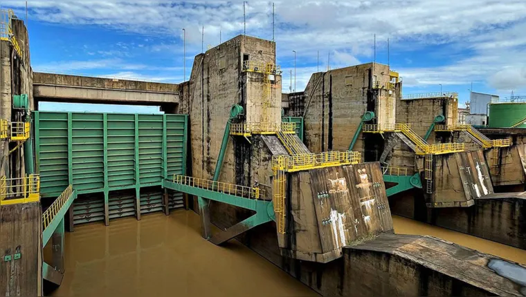 Imagem ilustrativa da notícia Seca suspende operação na 4ª maior hidrelétrica do Brasil