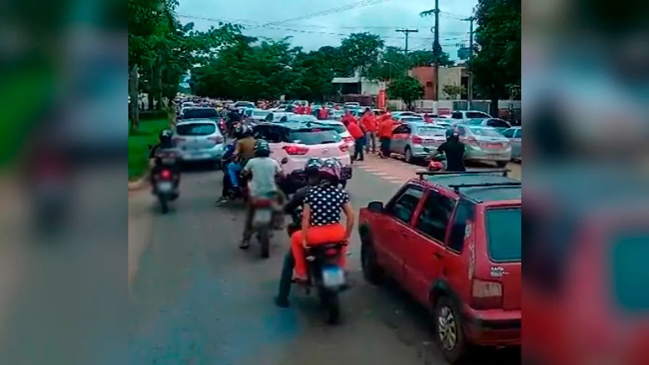 Manifestação deixou o trânsito lento em Marabá na manhã desta terça-feira (28)