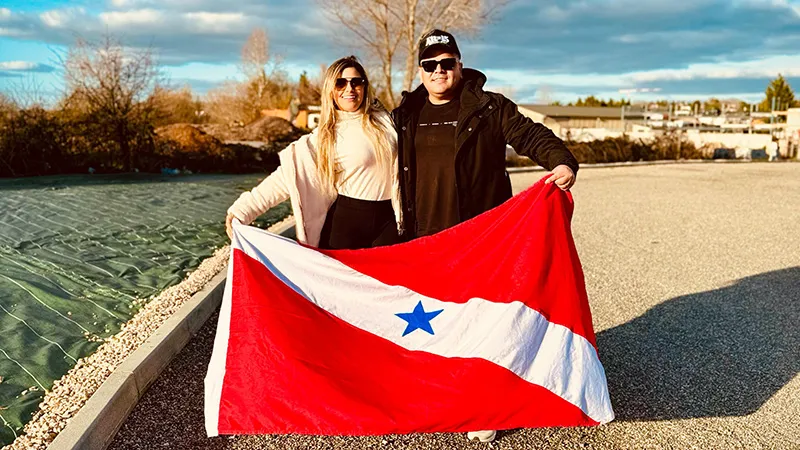 Harrisson e Carol levando a bandeira e ritmo do Pará para a Europa