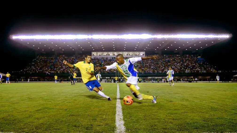 O Estádio Zerão, em Macapá, é a única praça esportiva no mundo dividida pela Linha do Equador