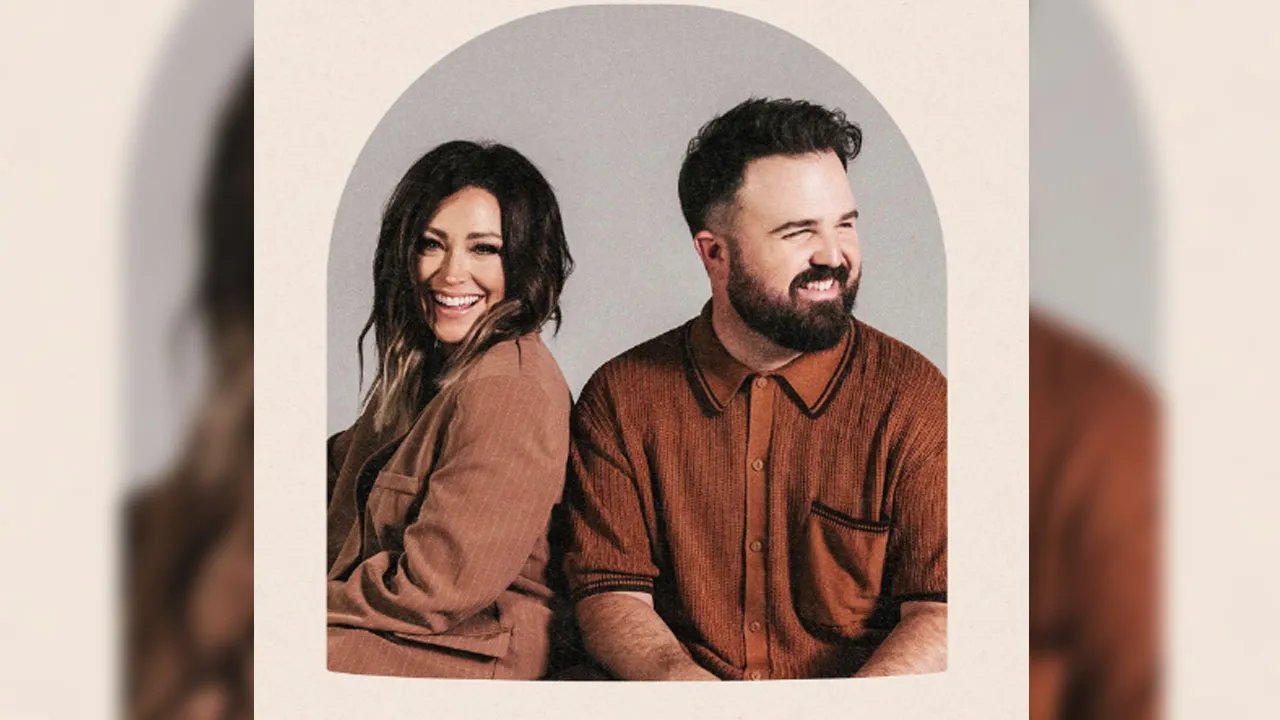 A dupla norte-americana Kari Jobe e Cody Carnes.
