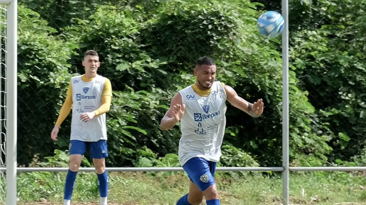 Zagueiro do Paysandu, Carlão quer ajudar o time a manter a boa fase.