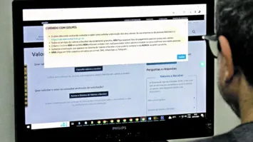 O site do Banco Central faz alerta para os usuários terem cuidados contra golpistas