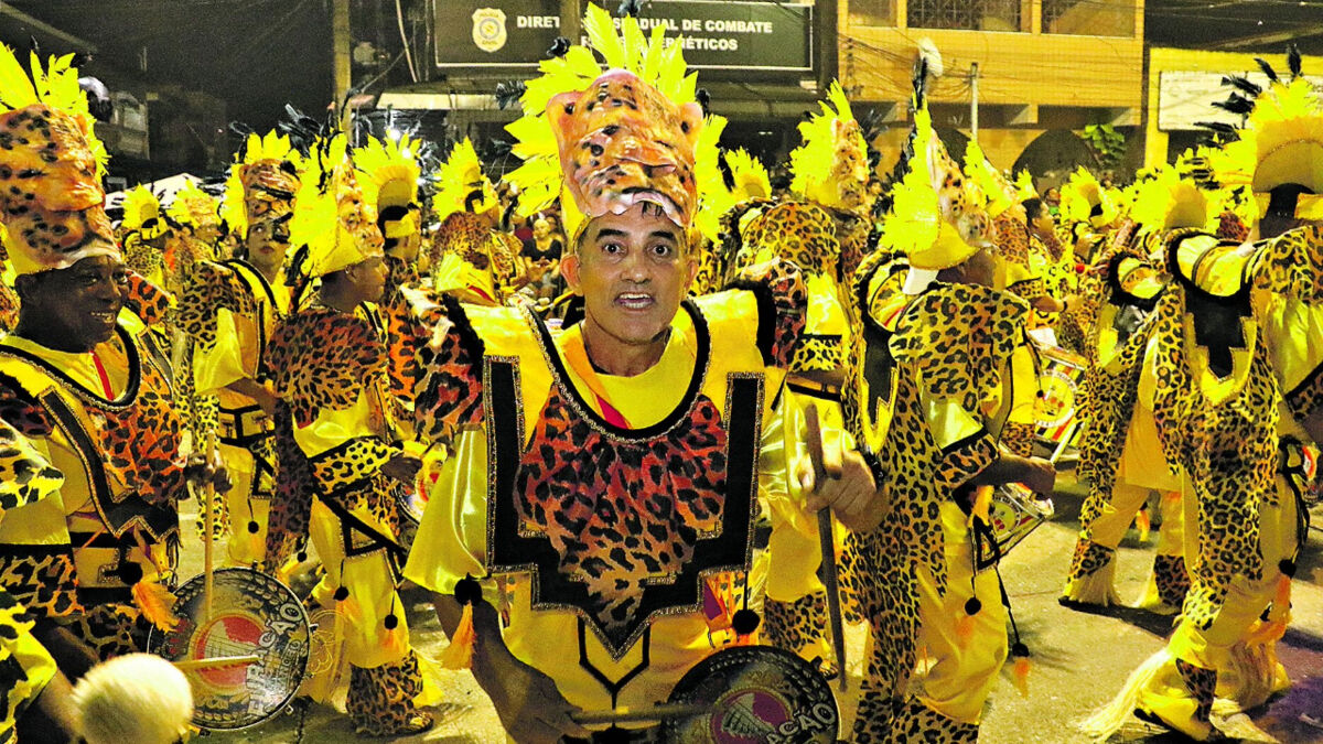 Baile de Carnaval de salão resiste no Bancrévea, em Belém