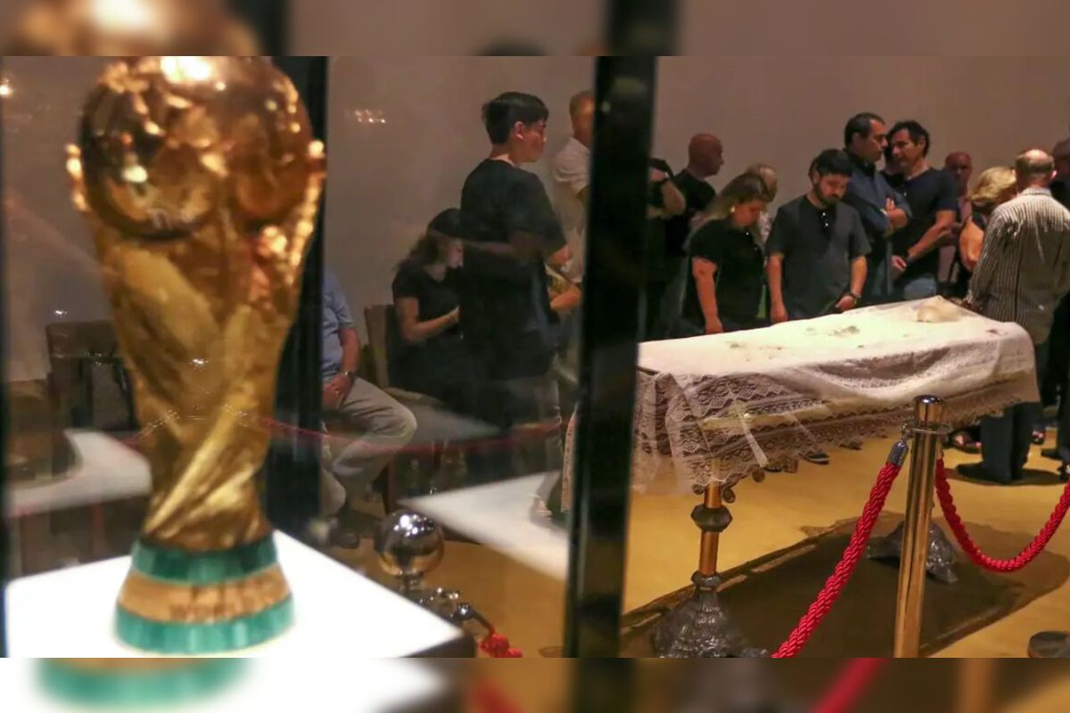 Jogadores, fãs e amigos se despedem de Zagallo 