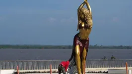Estátua da cantora Shakira é inaugurada na Colômbia
