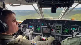 Equipes da FAB seguem na região e tentam localizar o helicóptero.