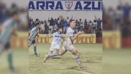 Comemoração de um dos gols do azulão marabaense