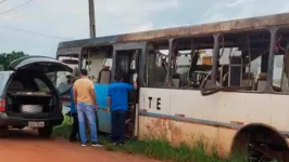 Corpo estava dentro desse ônibus sucateado
