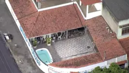 A vítima ficou com o cabelo preso no sugador de uma piscina