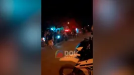 Os suspeitos receberam a polícia a tiros e pelo menos dois foram mortos no revide. Um terceiro foi para o hospital