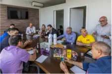 Reunião que ocorreu em gabinete na Alepa para discutir a pesquisa