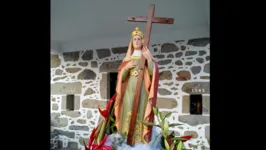 Imagem da Santa Helena na paróquia de São Julião da Lage, em Vila Verde