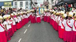 Marujos e Marujas participaram da tradicional procissão em louvor a São Benedito, na 225ª edição da festividade