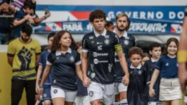 Torcedores relatam proibição de garrafas de água no estádio.