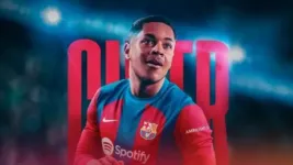 Montagem divulgada pelo Barcelona no anúncio de Vitor Roque.