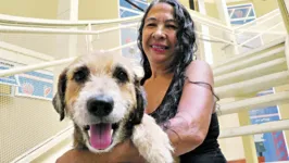 Fátima Vinagre levou o cão Puff, de 3 anos, para se consultar e imunizar na Usina da Paz do Jurunas