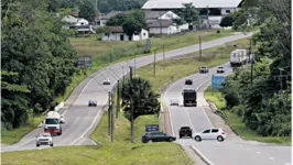 A rodovia possui grande fluxo de caminhões e veículos pequenos, sendo a principal via entre as regiões Norte e Nordeste do país.