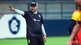 Ricardo Catalá e o Clube do Remo precisam vencer e, principalmente, convencer os torcedores azulinos em duelo diante do Águia de Marabá dentro de casa.