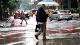 Se pretende sair de casa, esteja preparado para as possíveis alterações no clima.