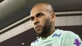 Daniel Alves vai ser ouvido somente ao final do julgamento, na quarta-feira (7).