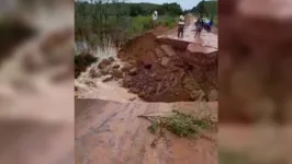 Erosão fica na vicinal da Vila Sororó, sentido a Vila Itainópolis, próximo a Vila Lagedo, na zona rural de Marabá