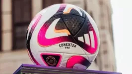 A "Conext 24", desenvolvida pela Adidas, é a bola oficial do Mundial de Clubes da Fifa, na Arábia Saudita.