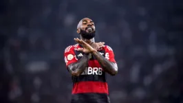 O meia Gerson surge como um dos nomes para assumir a braçadeira de capitão do Flamengo após saída de Everton Ribeiro.