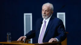 Lula sancionou lei, mas vetou trechos sobre flexibilização de agrotóxicos