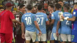 Jack Grealish se envolveu em confusãoi com Felipe Melo, do Fluminense, na final do Mundial de Clubes.