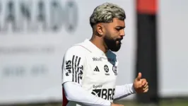 Gabigol, atualmente em má fase no Flamengo, vem sendo mantido no banco de reservas pelo técnico Tite.