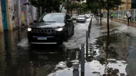 Ruasalagadas, deslizamentos de terra, queda de árvores: Rio de Janeiro decretou situação de emergência após chuva forte
